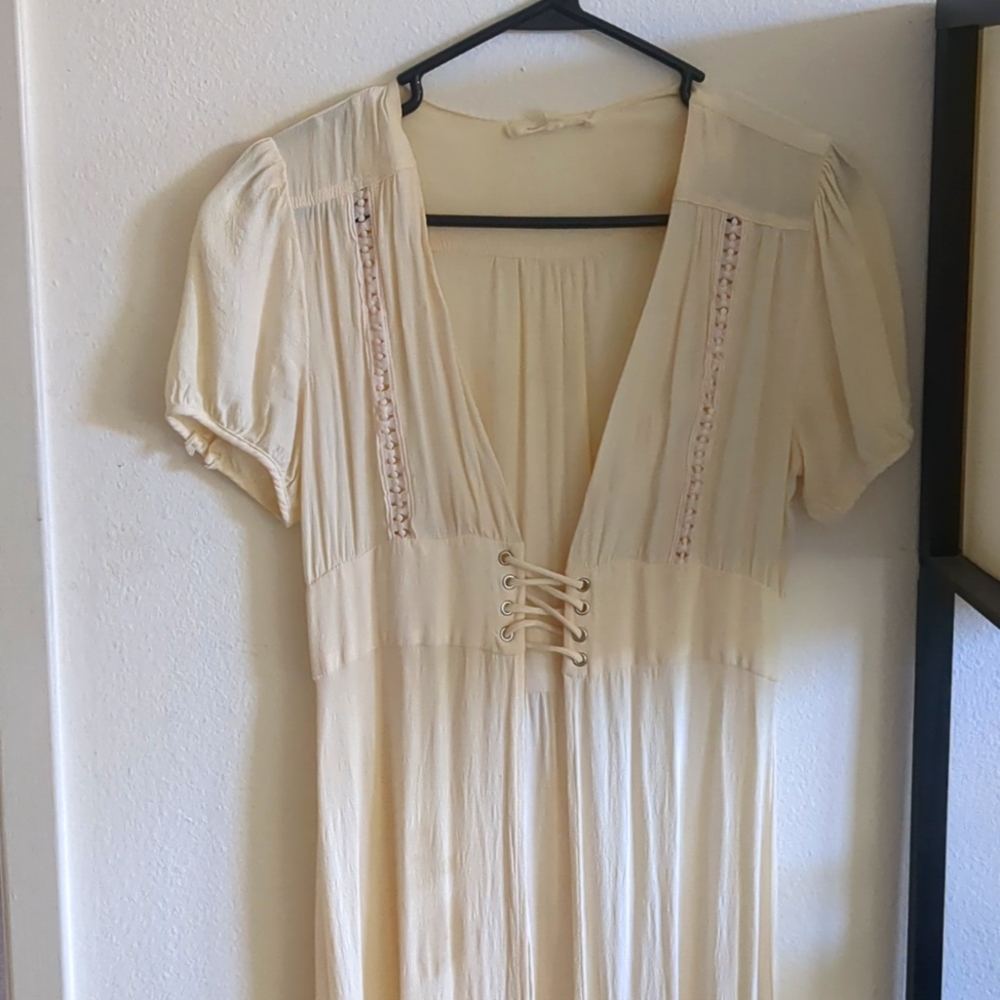 Moving Sale - Anthropologie cream robe dreas